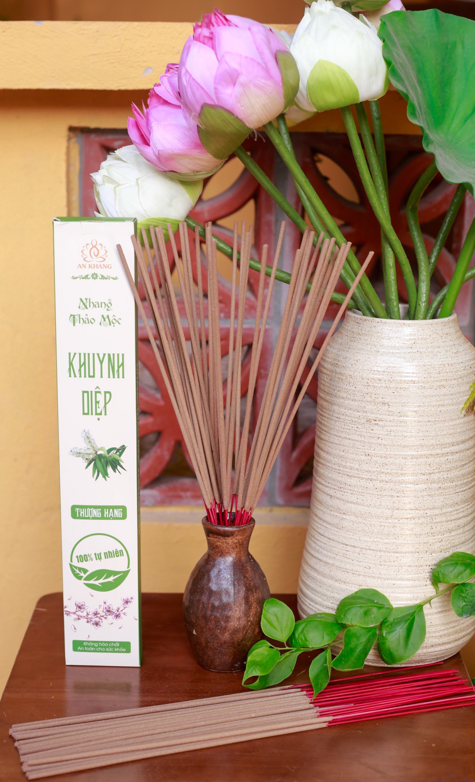 Hộp 100 nén nhang Khuynh Diệp dài 29cm- không sử dụng hóa chất, ít khói, mùi hương dịu nhẹ