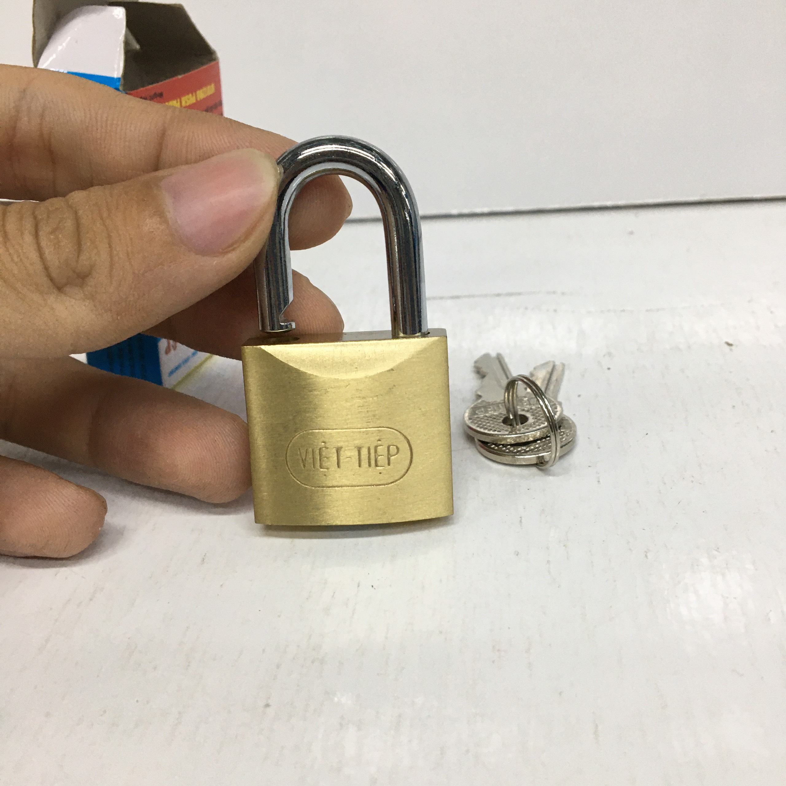 Khoá treo đồng bấm Việt - Tiệp Cao cấp - Chống trộm | Mã SP: 01280