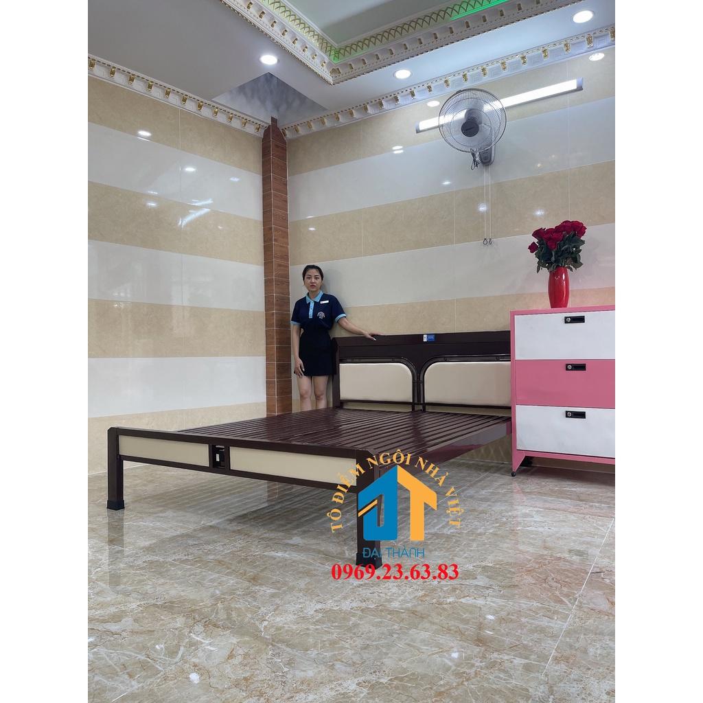 Giường ngủ sắt cao cấp kiểu gỗ ngang 1m8 dài 2m bảo hành 2 năm