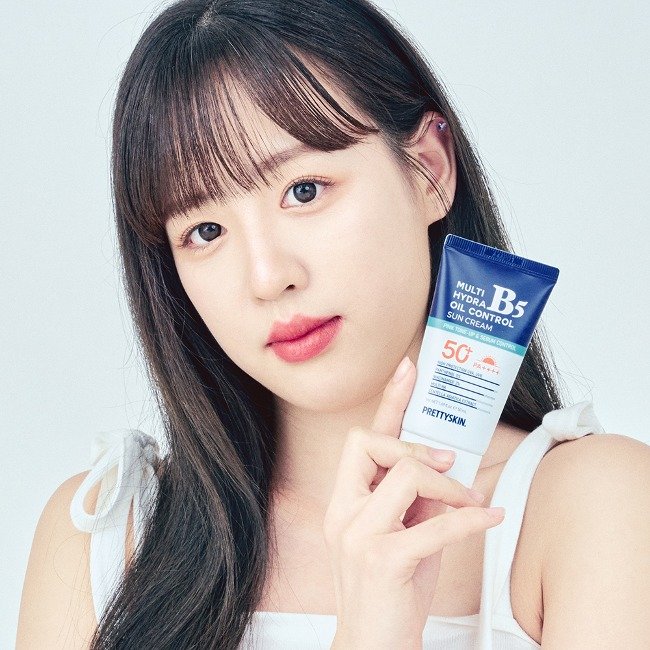 Kem chống nắng nâng tông, kiểm soát dầu nhờn Pretty Skin Multi Hydra B5 Exosome Oil Control Sun Cream Hàn Quốc 50ml