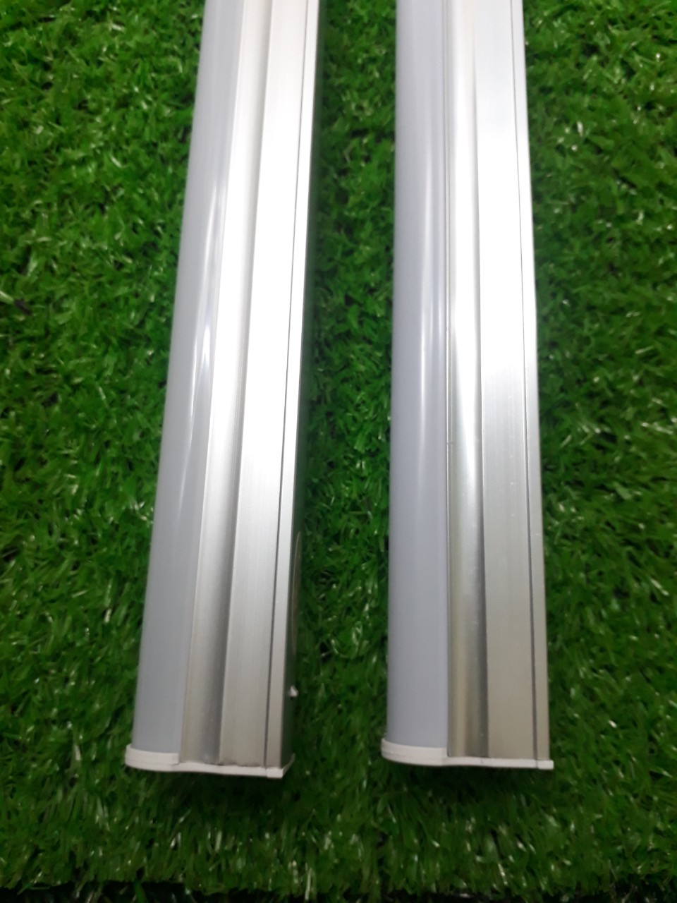 Đèn led T4 30cm ánh sáng đỏ dùng cho bàn thờ