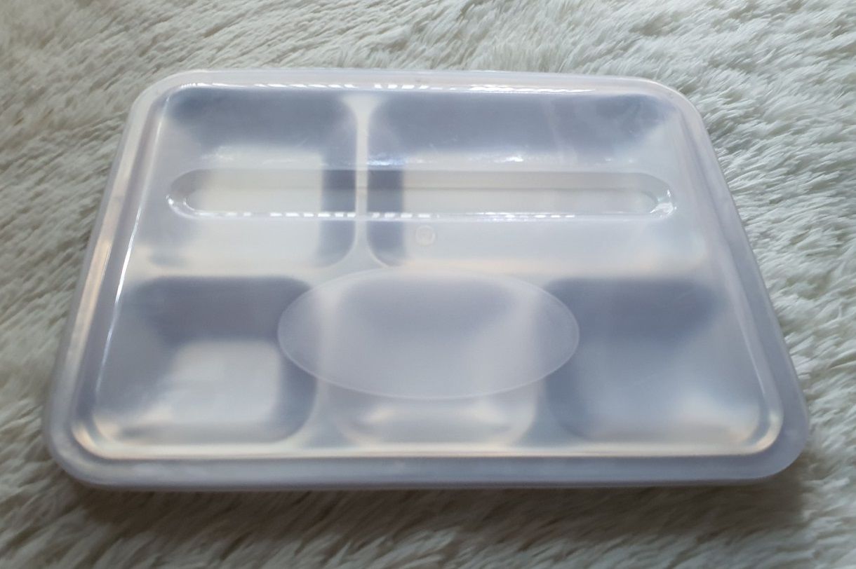 Khay cơm inox 5 ngăn, inox 201 có nắp nhựa