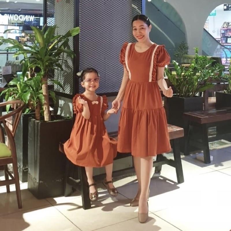 Váy Mẹ Và Bé 4kg-64kg Tay Ngắn Màu Nâu Tây Sang Chảnh Chất Đũi Siêu Mát