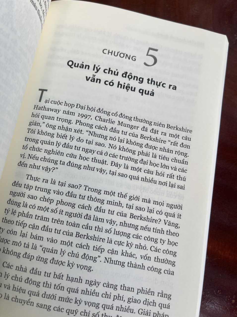 TRIẾT LÝ ĐẦU TƯ CỦA WARREN BUFFETT - Robert G. Hagstrom – Viện quản lý P.A.C.E -  Nxb Tổng hợp HCM (Bìa mềm)