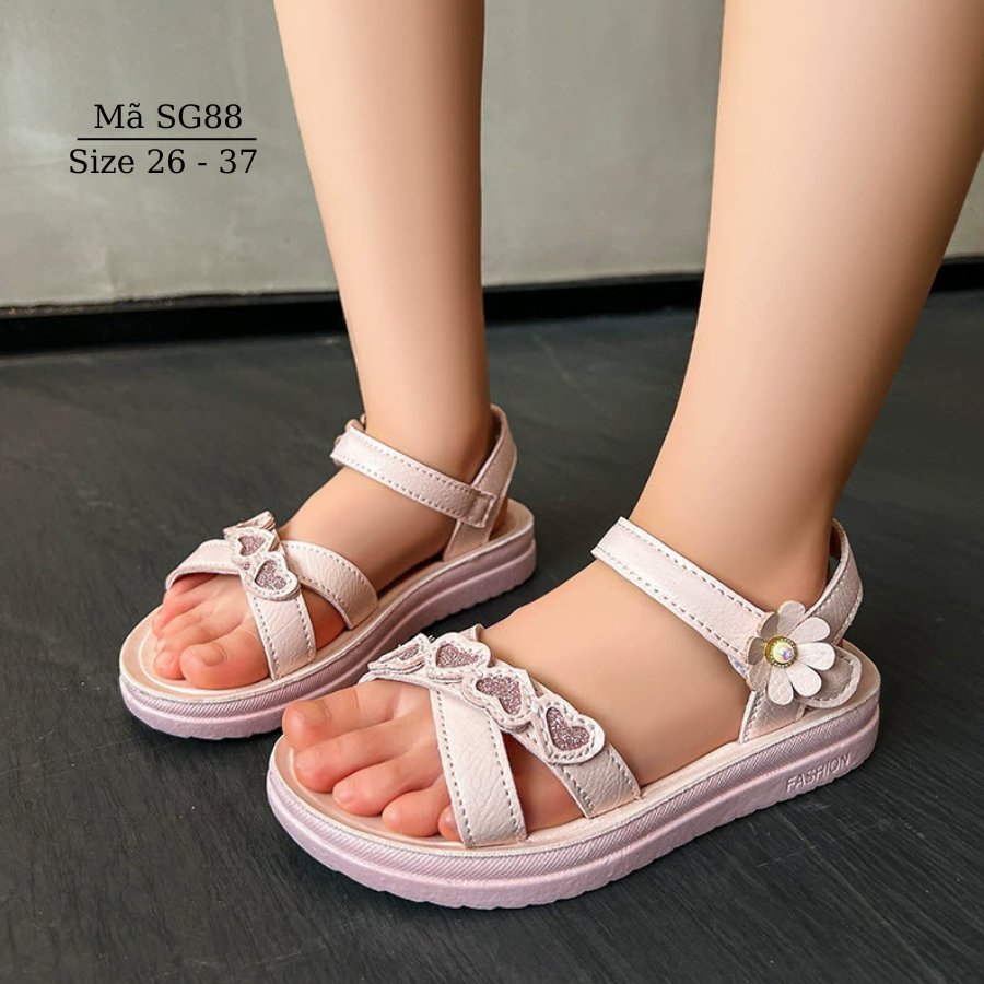 Sandal Bé Gái - Dép Quai Hậu Học Sinh Tiểu Trung Học 3 - 12 Tuổi Quai Chéo Đính Trái Tim Hồng Xinh Xắn SG88