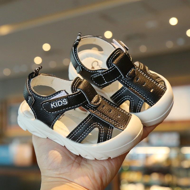 Giày Sandal Trẻ Em Bé Trai Xuân Hè Kín Mũi Chống Trơn Đế Mềm Baotou KIDS ( A628 )