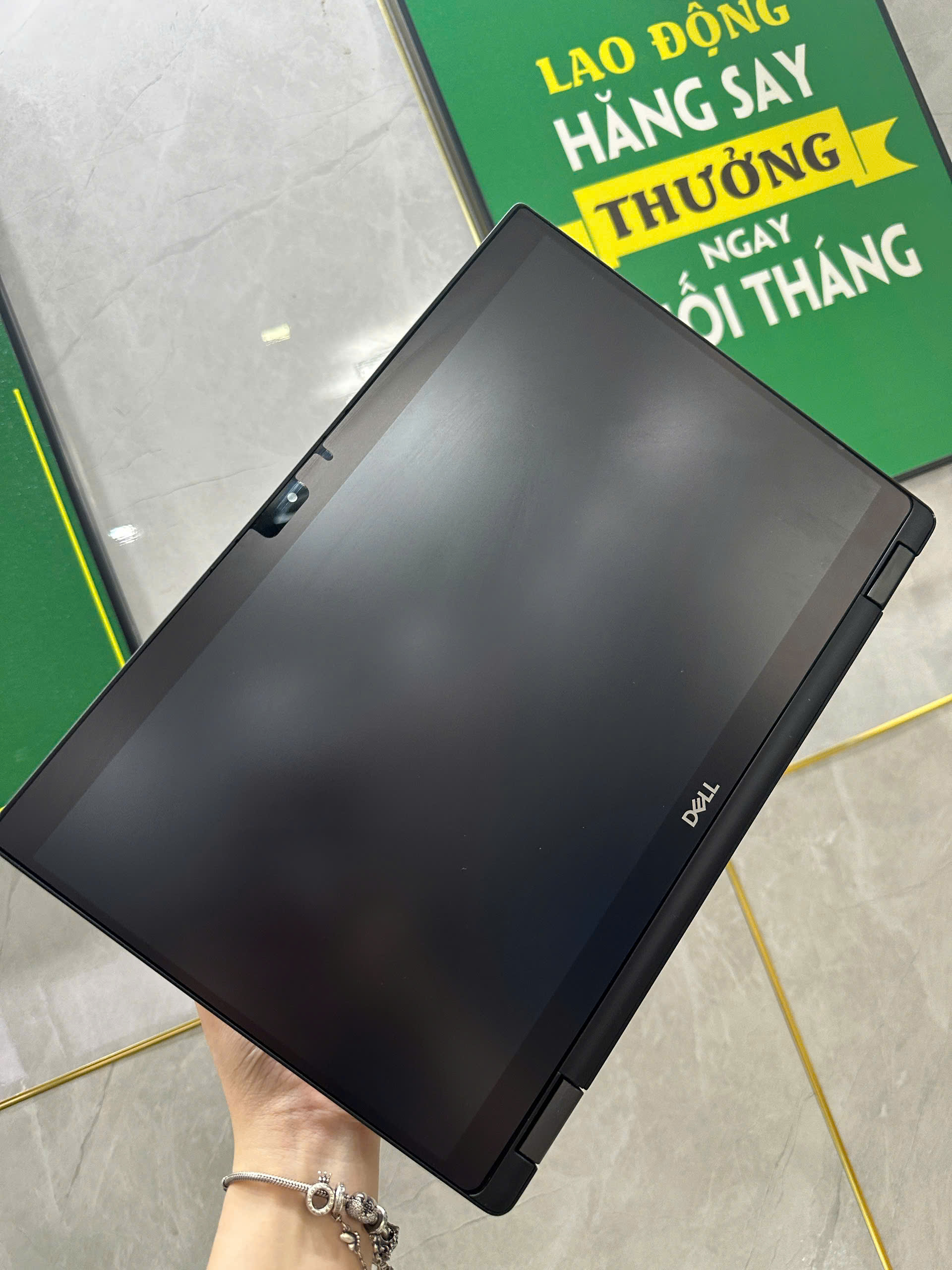 Dell Latitude 7390 2in1 | Core i7, RAM 16GB, SSD 512G, 13.3inch Full HD, màn cảm ứng - Hàng chính hãng