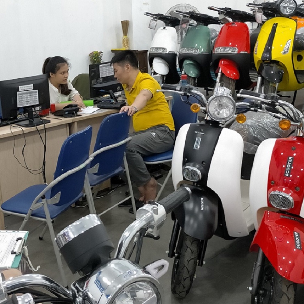 SẠC DÀNH CHO XE MÁY ĐIỆN VESPA - SẠC DÒNG ĐIỆN CHUẨN - NGẮT ĐIỆN TUYỆT ĐỐI - BẢO VỆ XE - KÉO DÀI TUỔI THỌ ẮC QUY - LOẠI 60V-20AH HOẶC 48V-20AH CHÂN ĐẶC