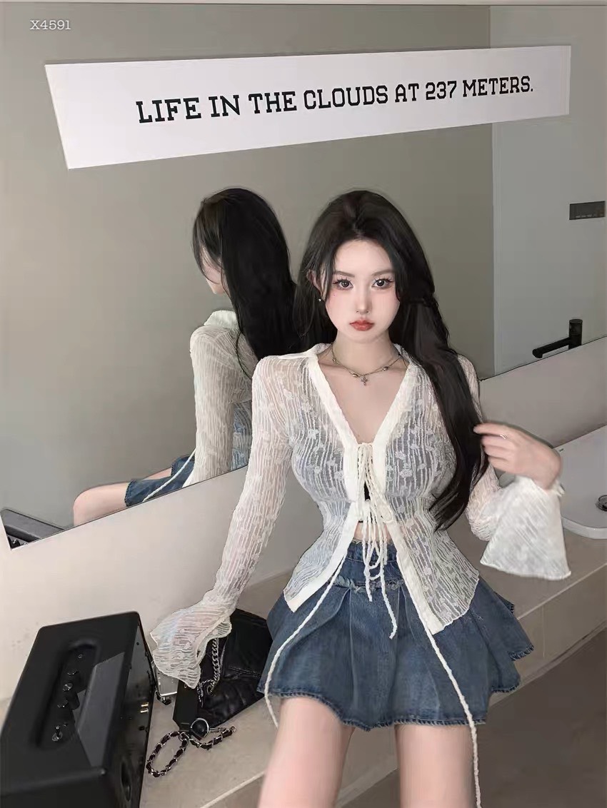 ÁO LƯỚI KIỂU CỔ SƠ MI BUỘC DÂY ÔM BODY TAY DÀI LOE + ÁO CROPTOP BRA THUN DÂY ĐEN CƠ BẢN ĐI TIỆC ĐI CHƠI DẠO PHỐ ĐI BIỂN