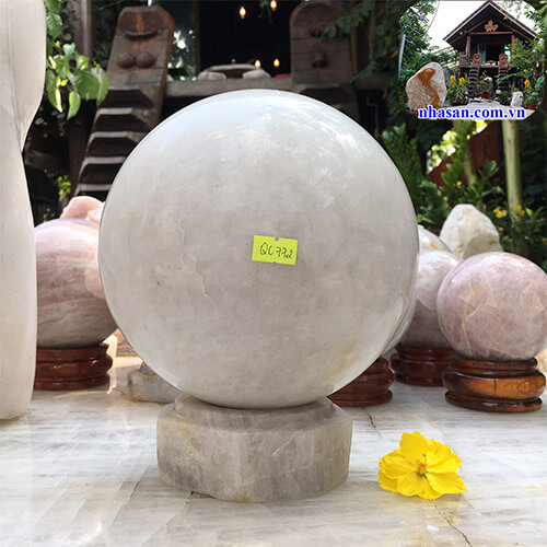 Quả Cầu Đá Thạch Anh Trắng Tự Nhiên QC772 Phong Thủy nặng 11.5kg đường kính 20cm  – Vật phẩm phong thủy may mắn
