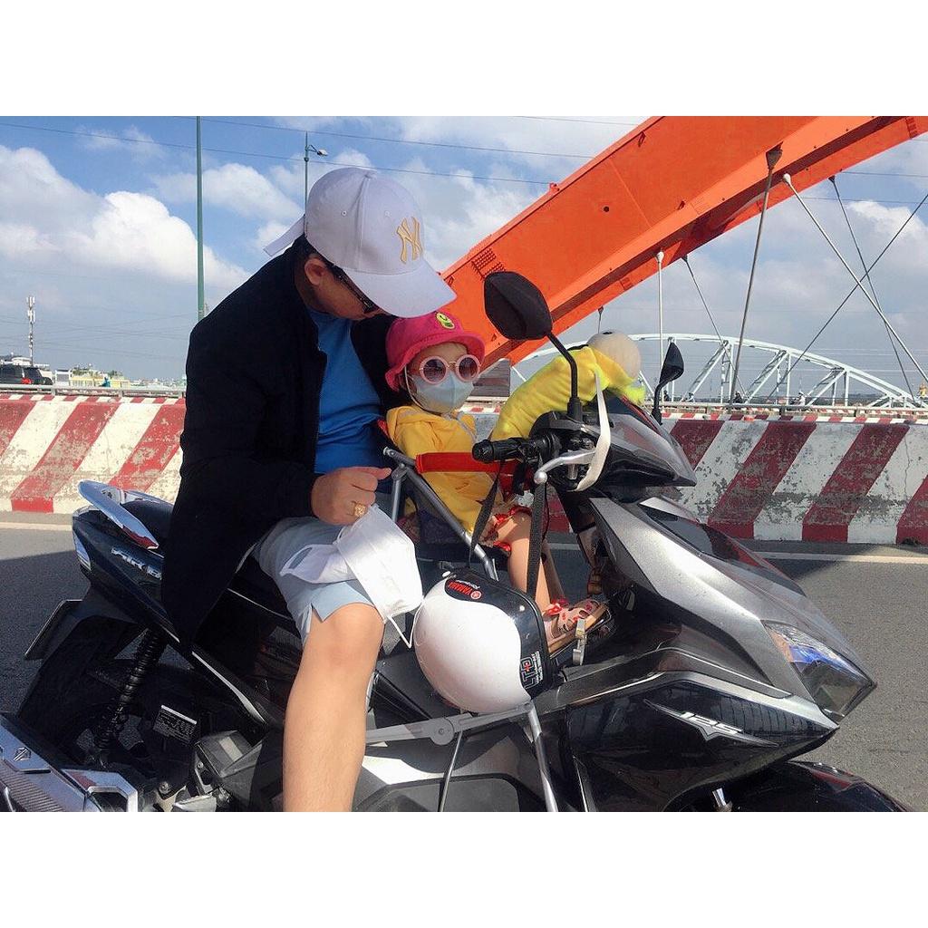 COMBO GHẾ NGỒI XE TAY GA CÓ DÂY ĐAI AN TOÀN VÀ GỐI CHO BÉ