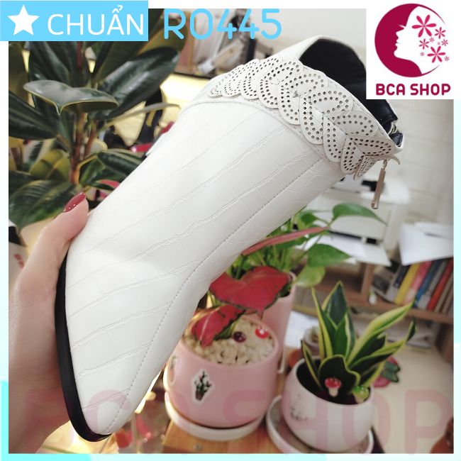 Giày bốt nữ cổ thấp 8p RO445 ROSATA tại BCASHOP có dây kéo nằm má trong, cách điệu bằng dây trái tim - màu trắng kem