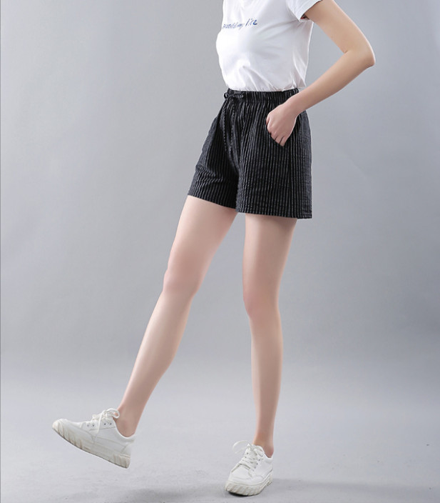 Hình ảnh Quần short đũi nữ Đũi Việt thiết kế kẻ sọc nhỏ 2 túi lưng chun DV36
