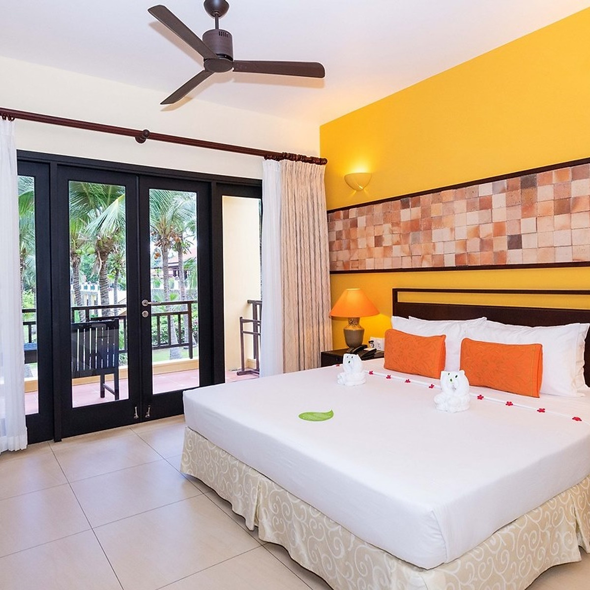 Pandanus Resort 4* Phan Thiết - Buffet Sáng, Hồ Bơi, Bãi Biển Riêng, Voucher Giá Tốt, Khách Sạn Mũi Né, Và Nhiều Ưu Đãi Hấp Dẫn
