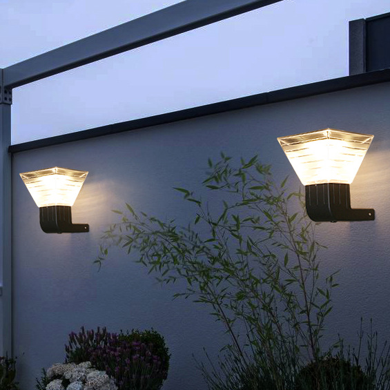 Đèn treo tường vuông kiểu dáng hiện đại năng lượng mặt trời DMT-TT35C