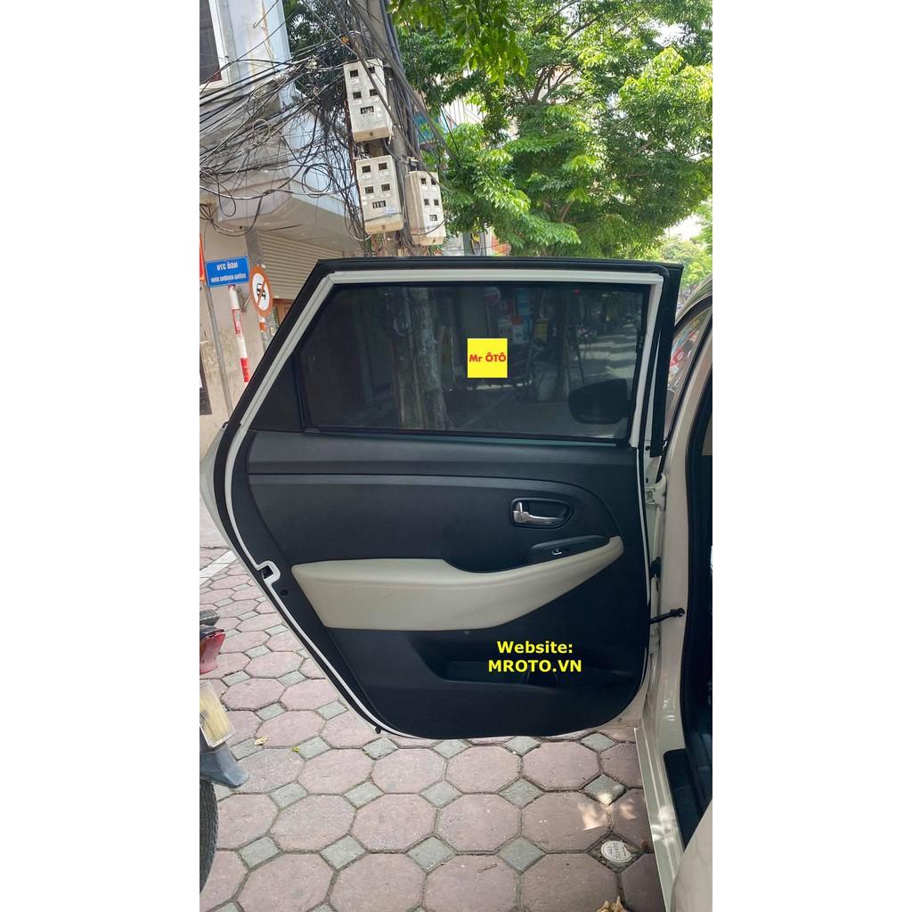 RÈM CHE NẮNG NAM CHÂM CHO XE KIA RONDO.