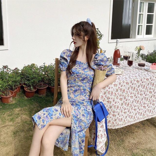 Đầm xoè hoa