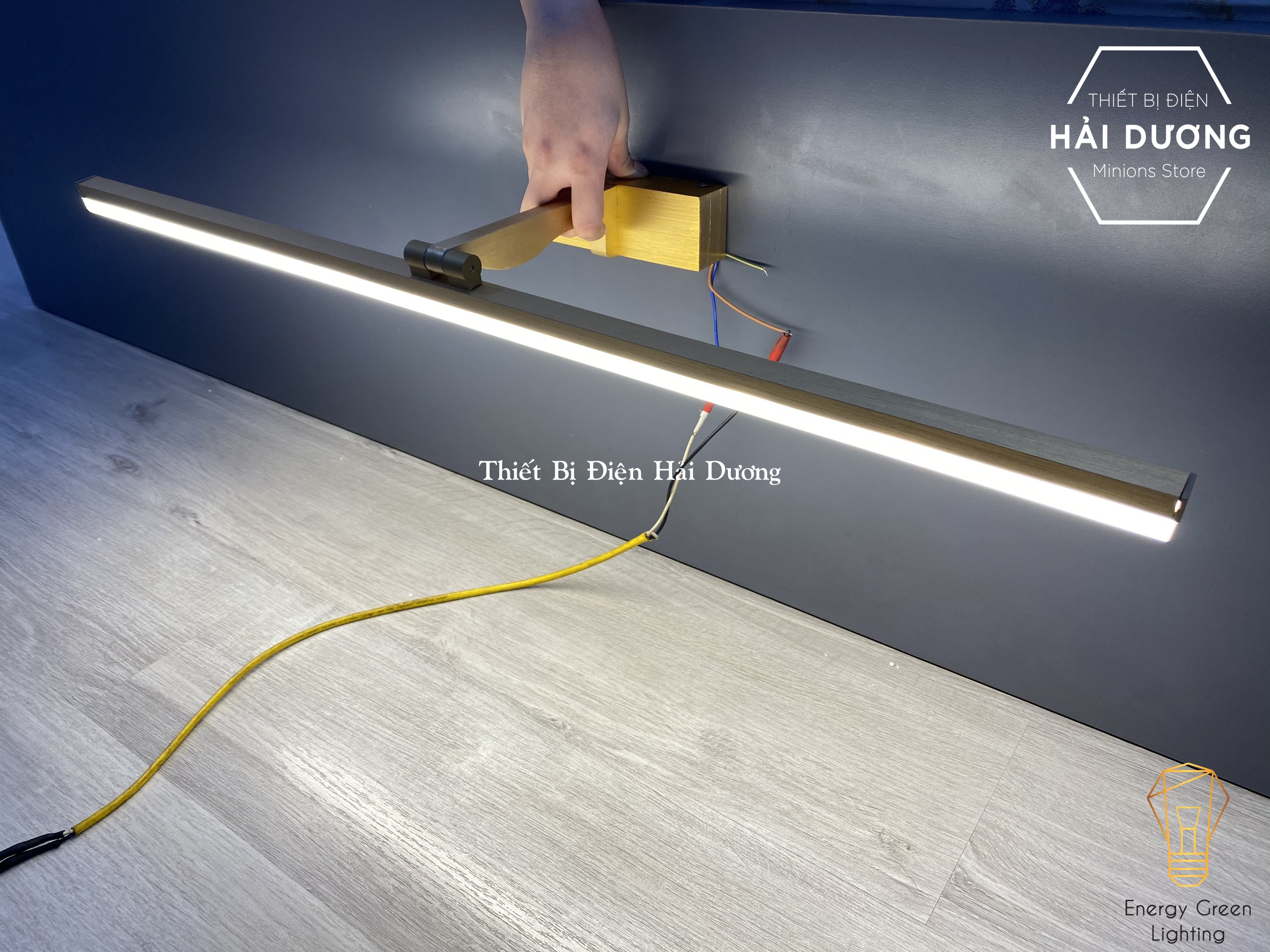 Đèn soi tranh - Đèn rọi gương Led Model 8018 120cm 24w 3 Chế Độ Ánh Sáng - Điều chỉnh được góc chiếu