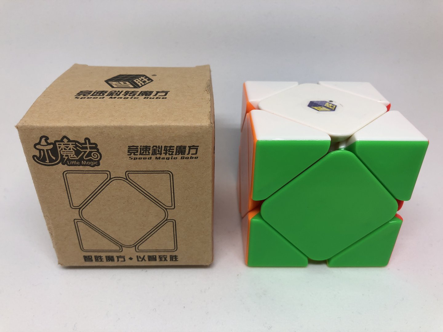 Rubik Yuxin Little magic skewb Stickerless