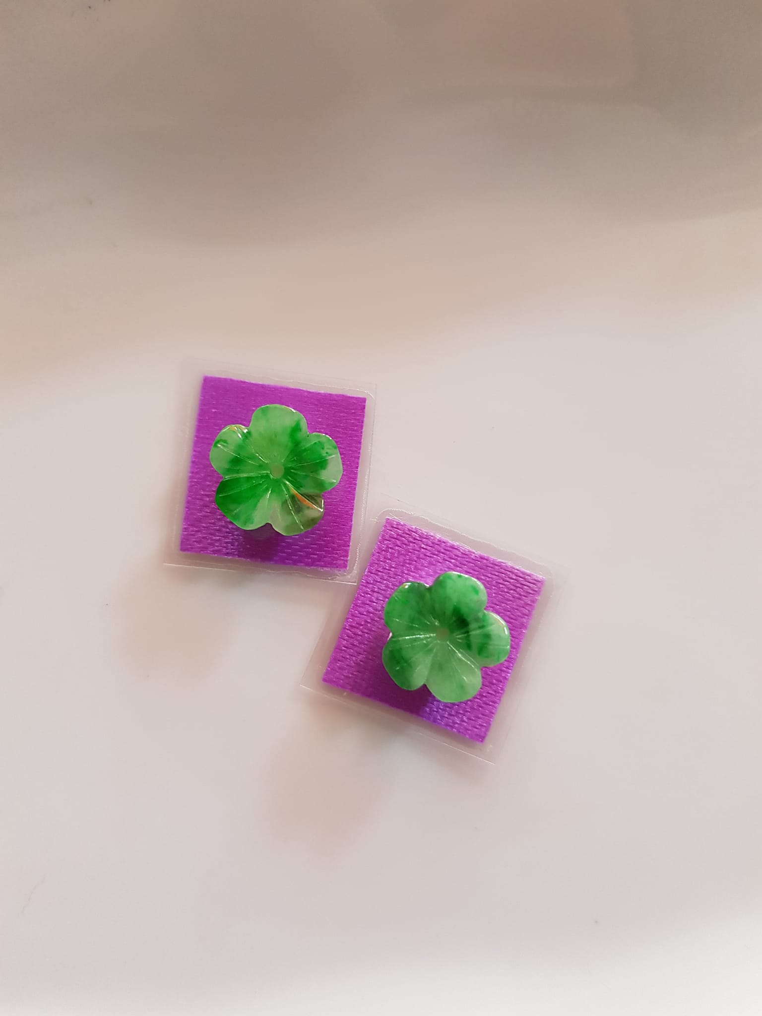 Đôi bông tai Hoa Mai Mới xinh đẹp Màu xanh lý ngọc tươi đẹp 10mm x dầy 1,2mm Chất liệu đá cẩm thạch tự nhiên Nữ bọc vàng đeo rất đẹp sang ạ