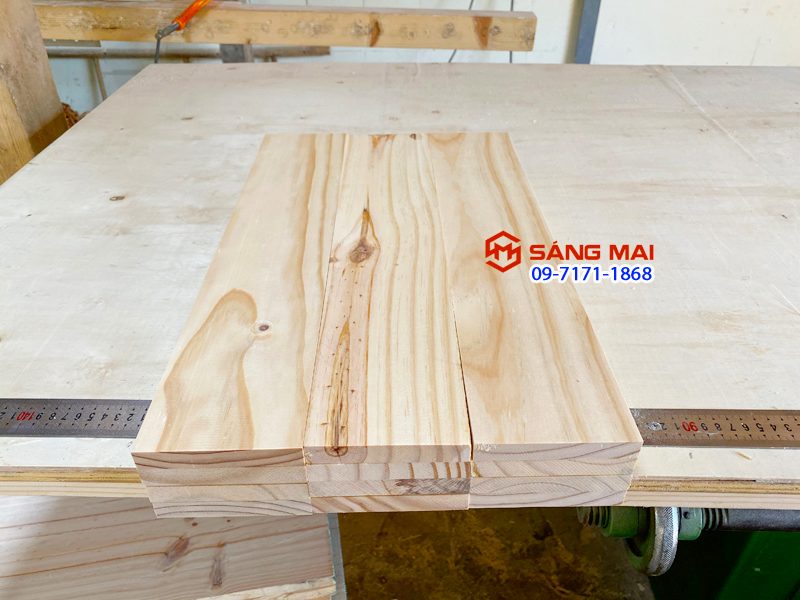 [MS102] Tấm gỗ thông mặt rộng 10cm x dày 1,5cm x dài 50cm + láng mịn 4 mặt