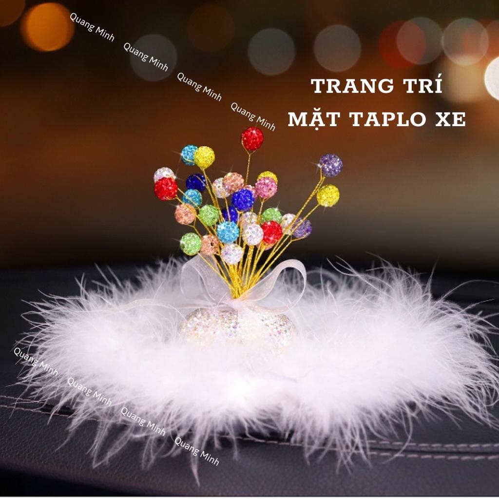 Sắc Mầu Trên Taplo Xe Hơi - Bàn Làm Việc