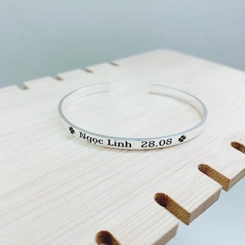 Lắc tay khắc tên