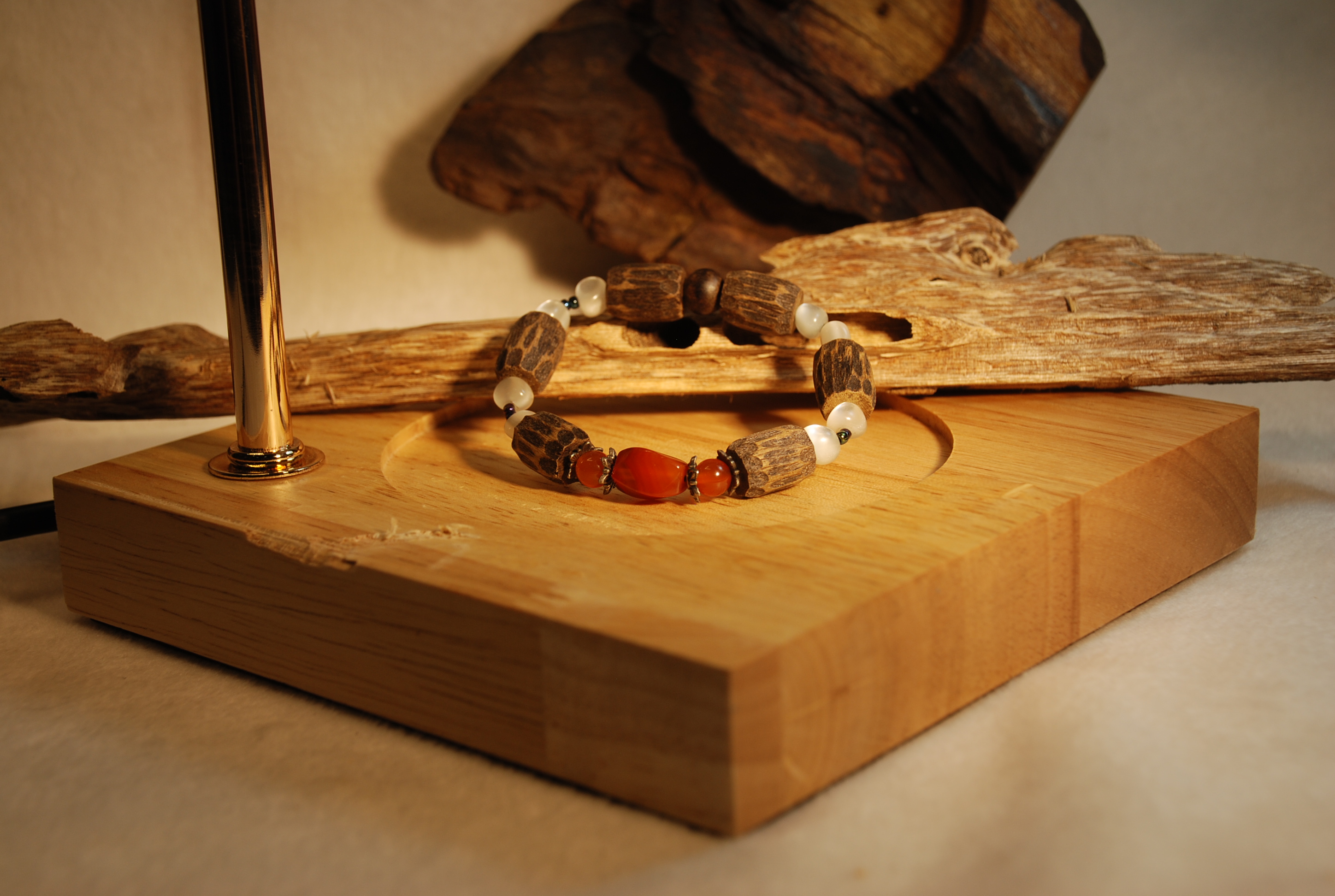 Vòng tay phong thủy Wild - Pravi