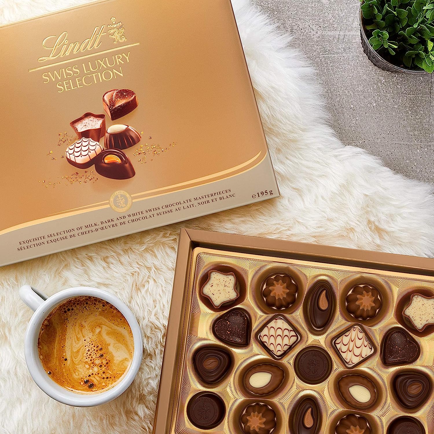 Hộp quà tặng chocolate LINDT Swiss Luxury -  19 cái