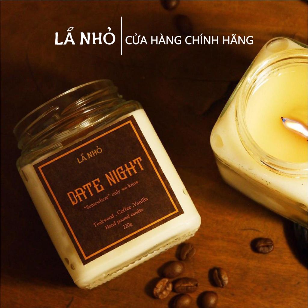 Nến thơm LÁ NHỎ Date Night (Gỗ Teak + Coffee + Vanilla) Trầm Ấm