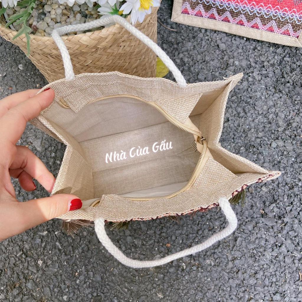 Túi cói thổ cẩm mang đi du lịch là xinh hết nấc