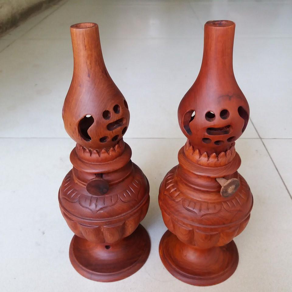 Đồ thờ -đôi đèn thờ gỗ hương nguyên khối cao 22cmx9cm