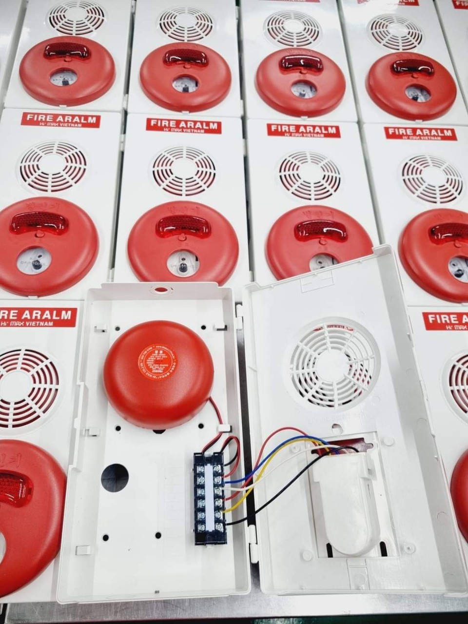 Hộp kết hợp chuông báo động hi max HM4009 S
