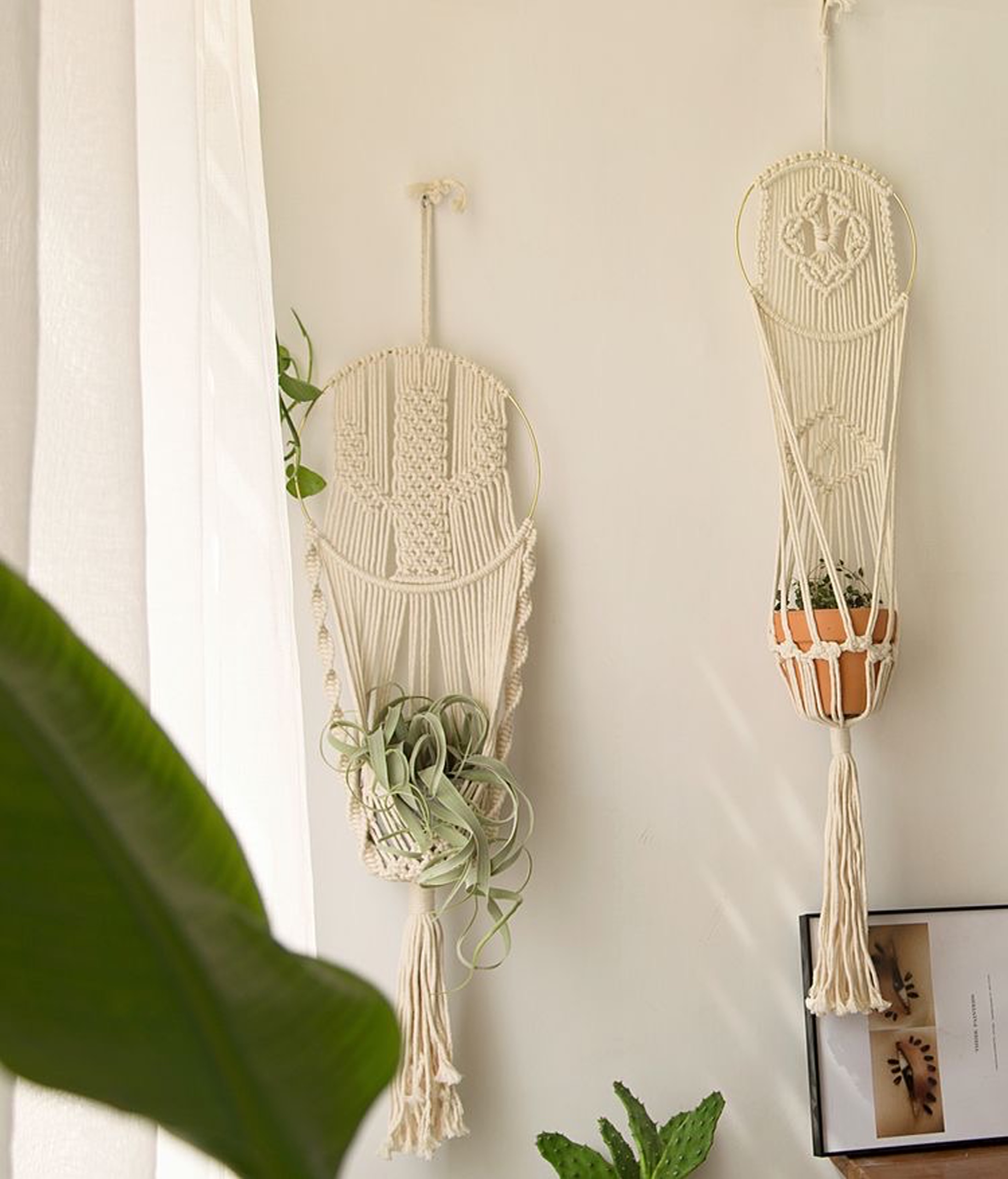 Dây treo cây cảnh trang trí Macrame kết hợp vòng tròn đan dây hình cây xương rồng. GTT21321