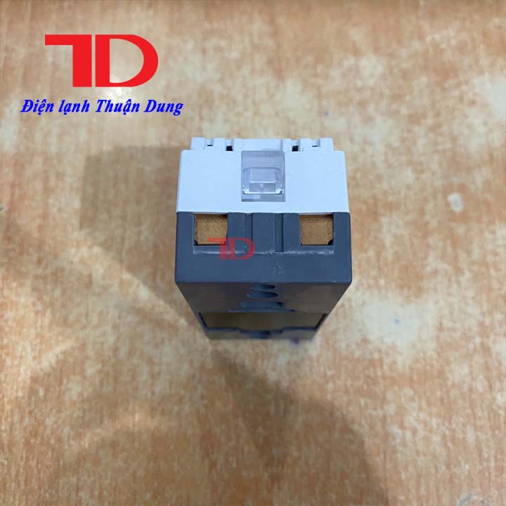 Cầu dao chống giật ROCKY RKEL1 loại tốt màu trắng 20A 30A kèm vỏ, không vỏ, cầu dao an toàn, aptomat MCCB, Át atomat, CB cóc, hàng chính hãng, Điện Lạnh Thuận Dung