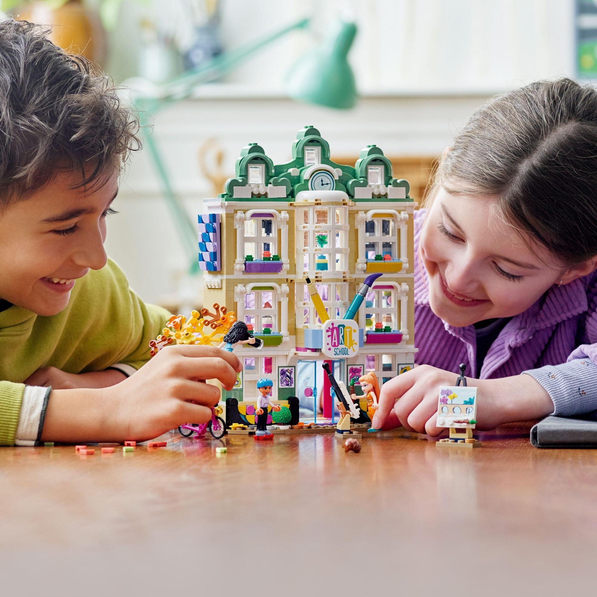 LEGO Friends 41711 Trường hội họa của Emma (844 chi tiết)