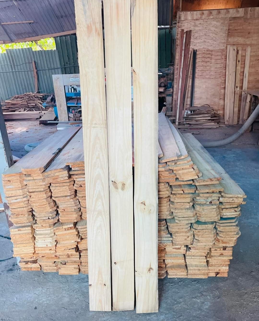 Tấm gỗ Thông Brazill nhập khẩu 13x130x1800 Trang trí, Decor theo sở thích bào láng 4 mặt