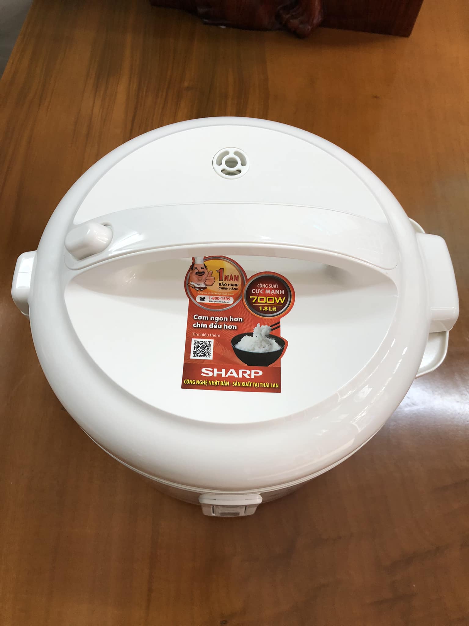 Nồi cơm điện Sharp 1.8 lít KS-N182ETV- Hàng chính hãng