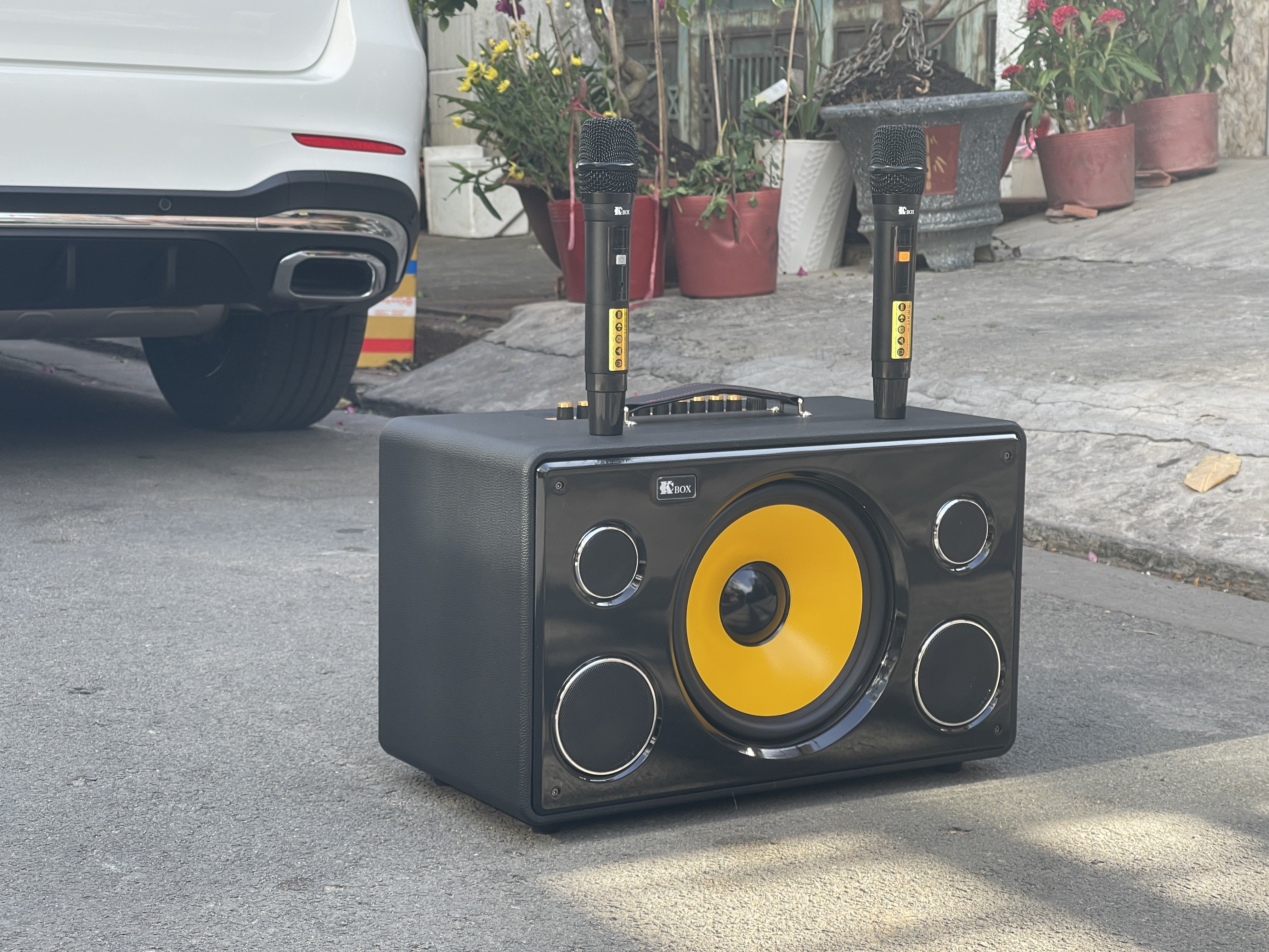 LOA XÁCH TAY KCBOX KC S9 KÈM 2MIC CÔNG SUẤT 200WAT NGOẠI HÌNH GỌN NHẸ TINH TẾ -BASS SIÊU TRẦM CHO BẠN TRÃI NGHIỆM KARAOKE NGHE NHẠC TUYỆT HẢO