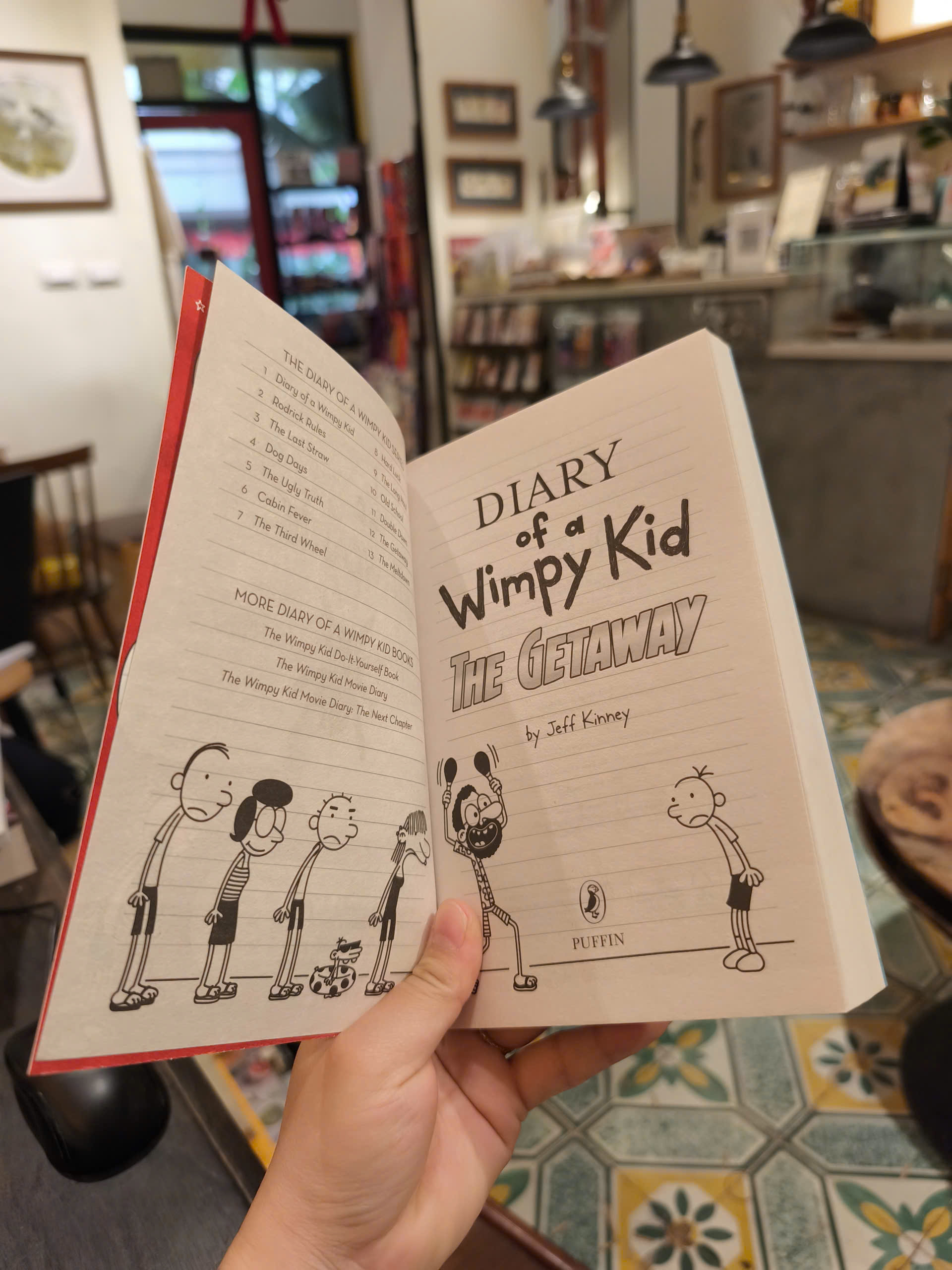 Sách - Diary of a Wimpy Kid: The Getaway (Book 12) by Jeff Kinney - Childrens ,Graphic Novels