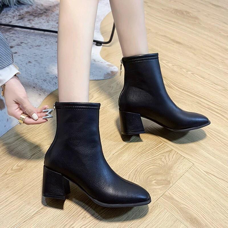 Bốt da nữ khóa M gót vuông, Bốt Nữ Cổ Trung hot trend