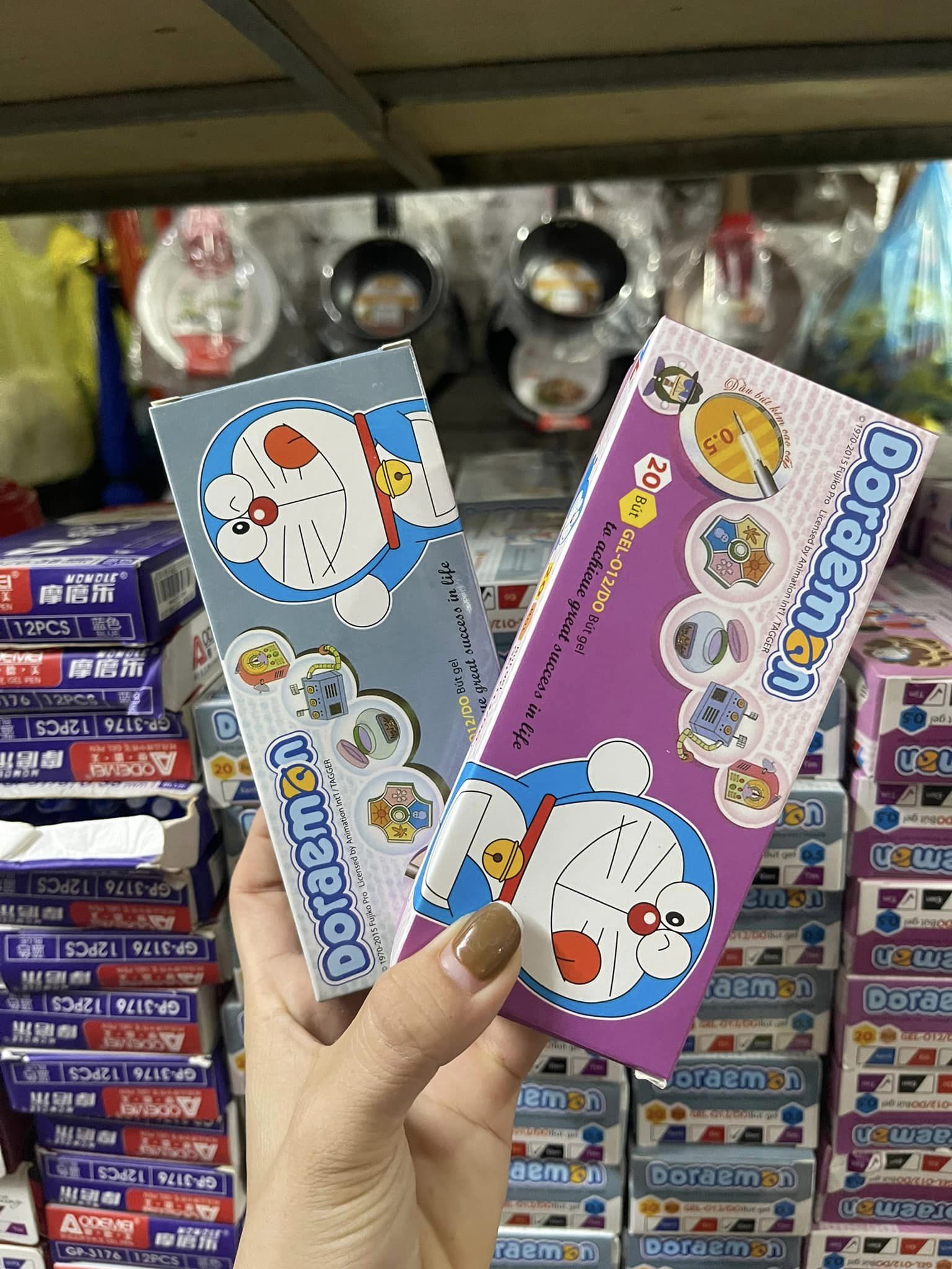 Hộp 20 cây bút bi nước Doraemon màu Tím Xanh ngòi 0.5 - Bút gel - Bút bi xanh - Bút bi tím