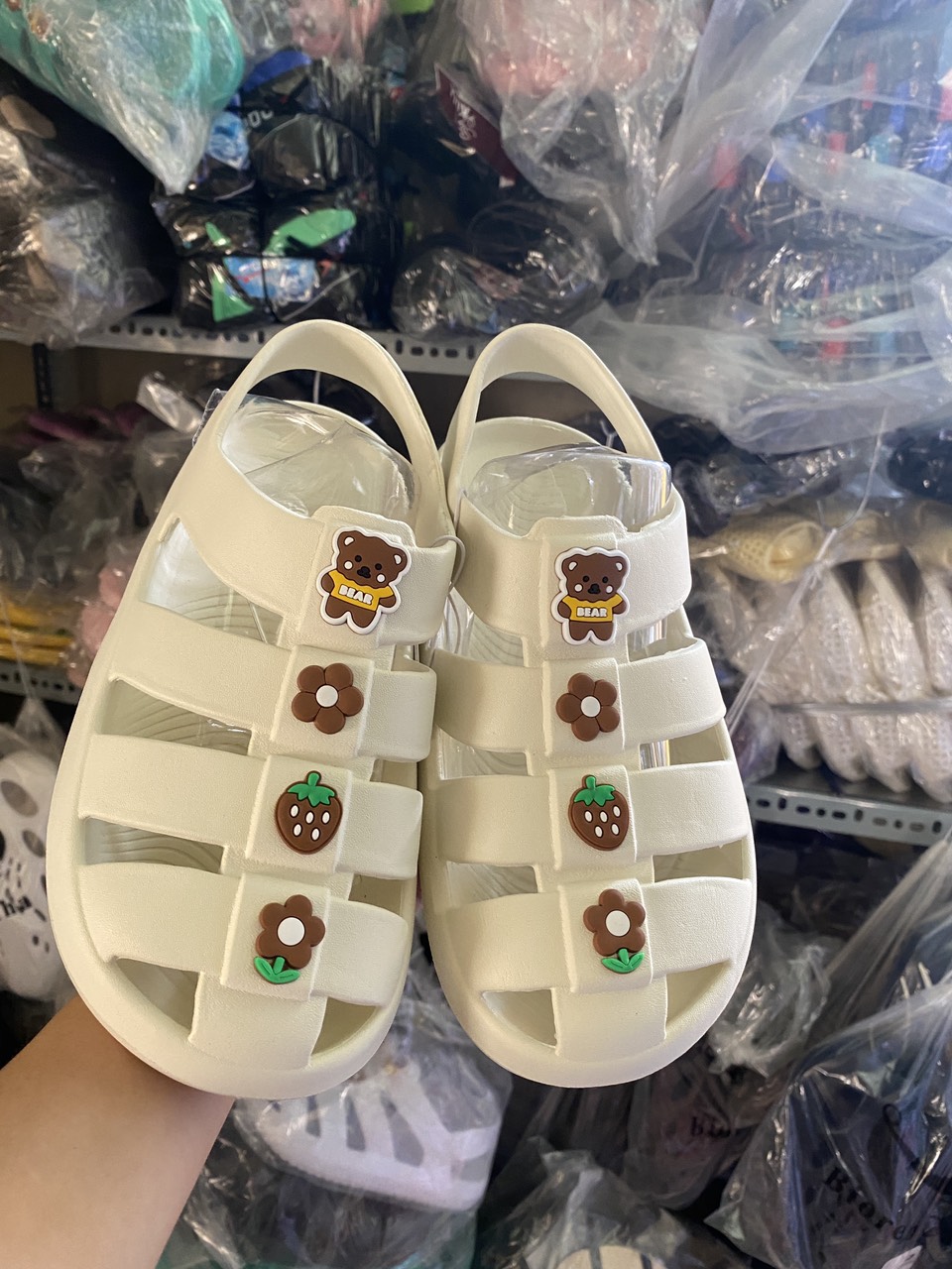 GIÀY SANDAL SIÊU NHẸ 5 DÂY NỮ NHIỀU MÀU ĐẸP SIZE 36-40