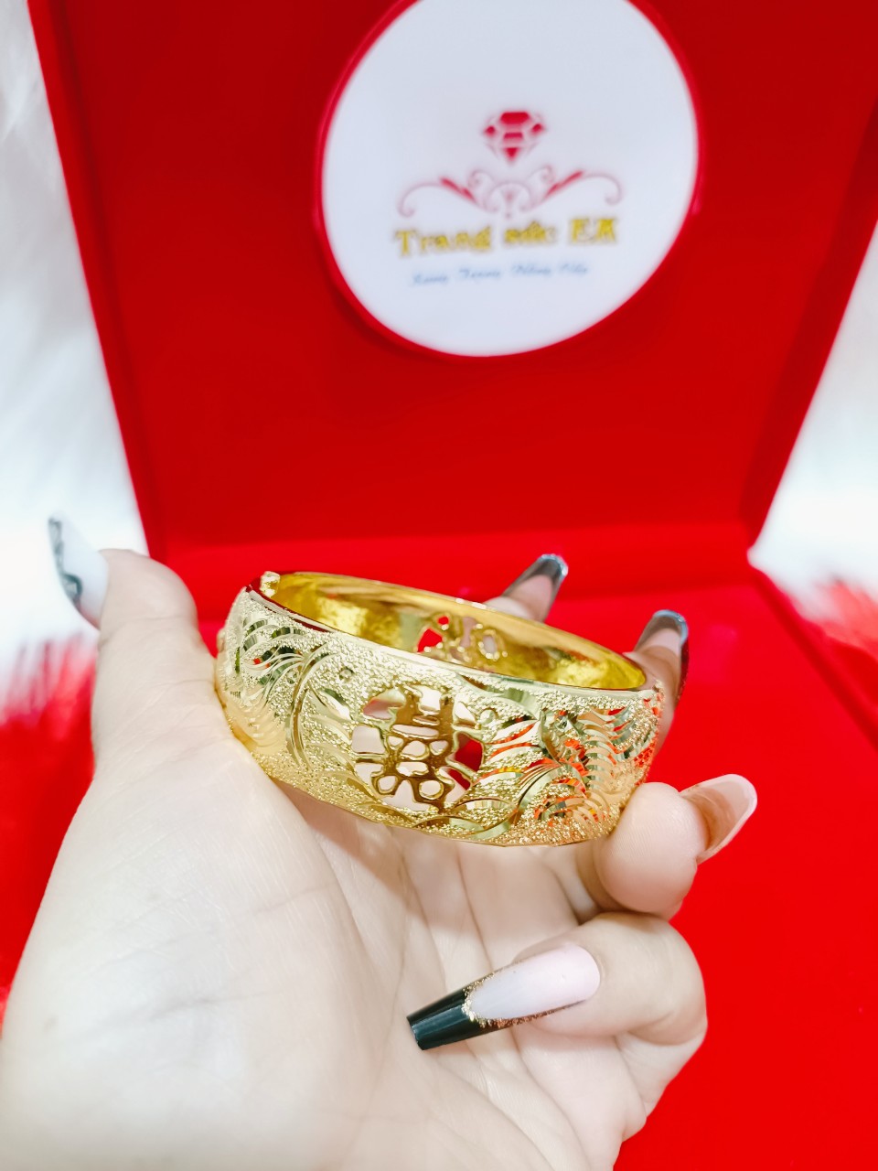 Vòng tay cưới chạm mạ 24.k kèm hộp EK09