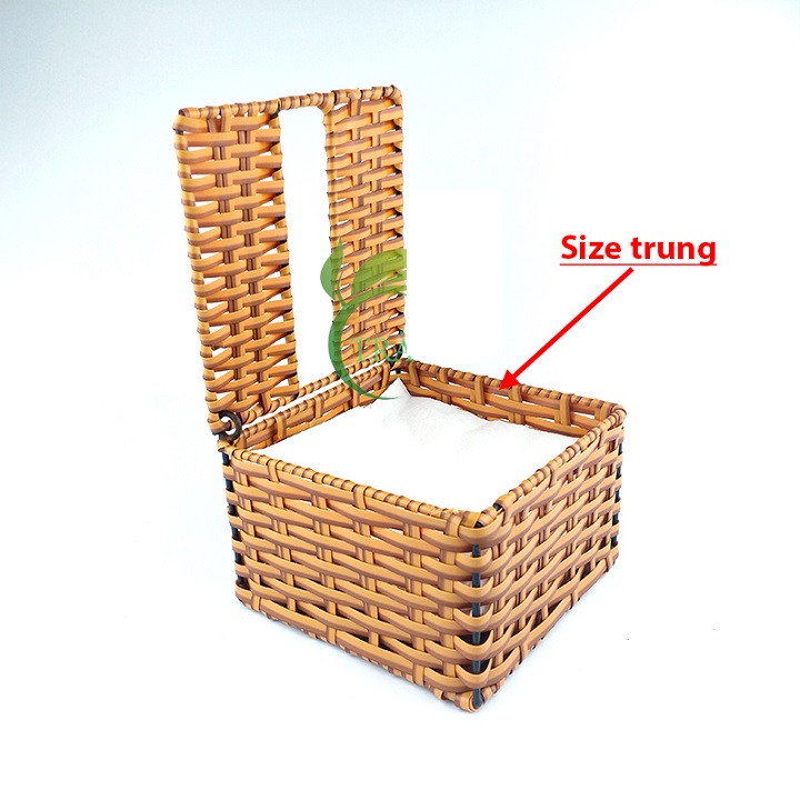 Hộp Đựng Khăn Giấy Bằng Nhựa Giả Mây Vuông Có Nắp