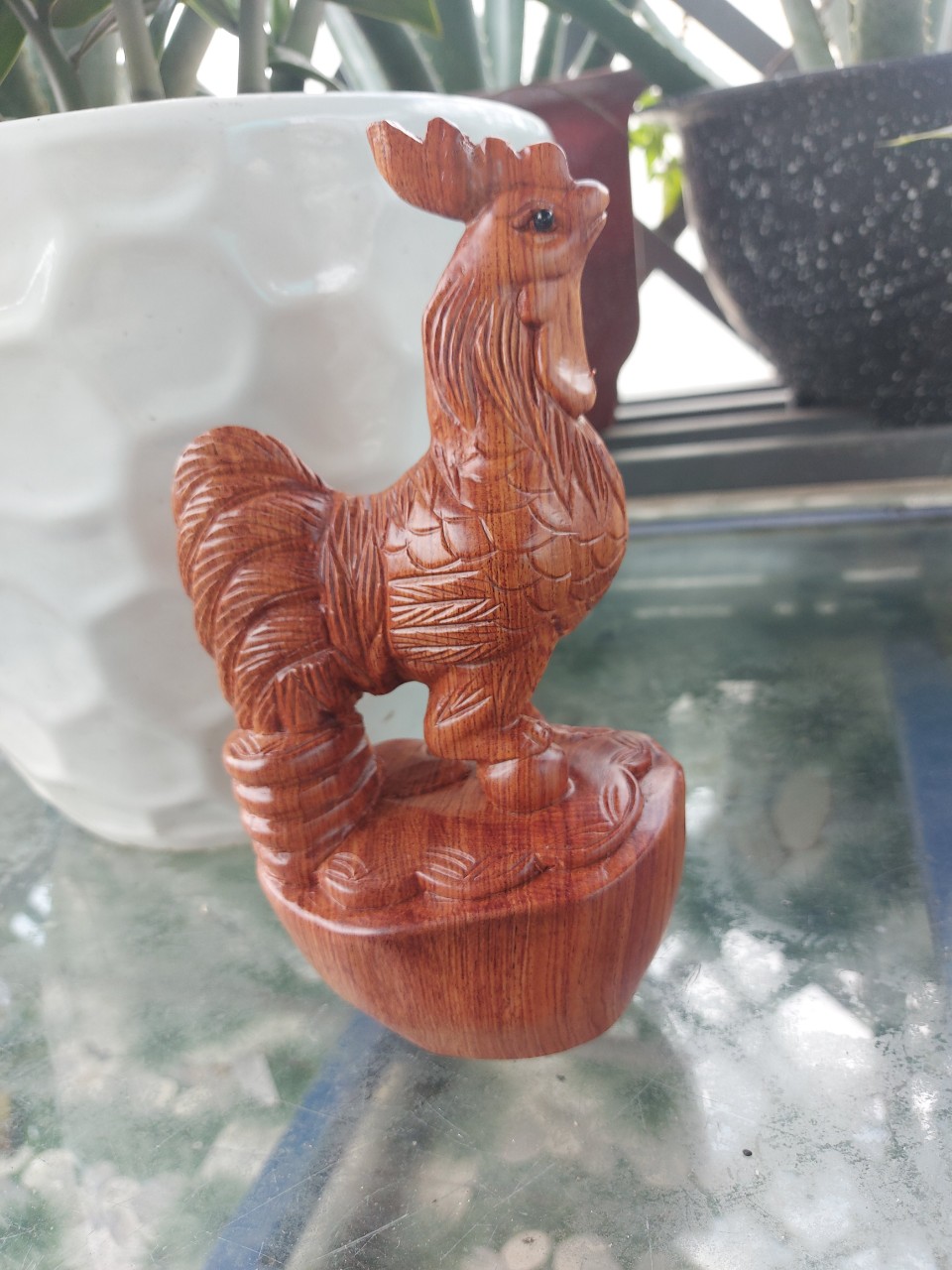 Tượng con gà gỗ hương nguyên khối cao 20cm