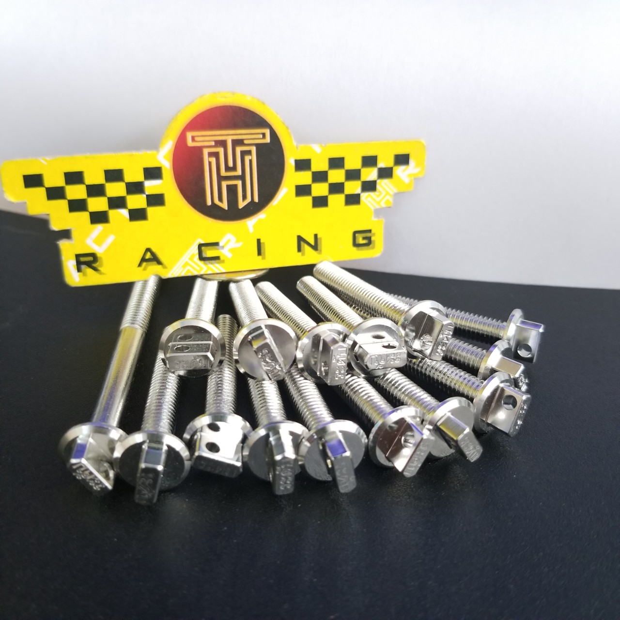 Bộ ốc lốc máy inox 304 kiểu Rin mũi tên lắp cho dòng SH đời 2020 -2022