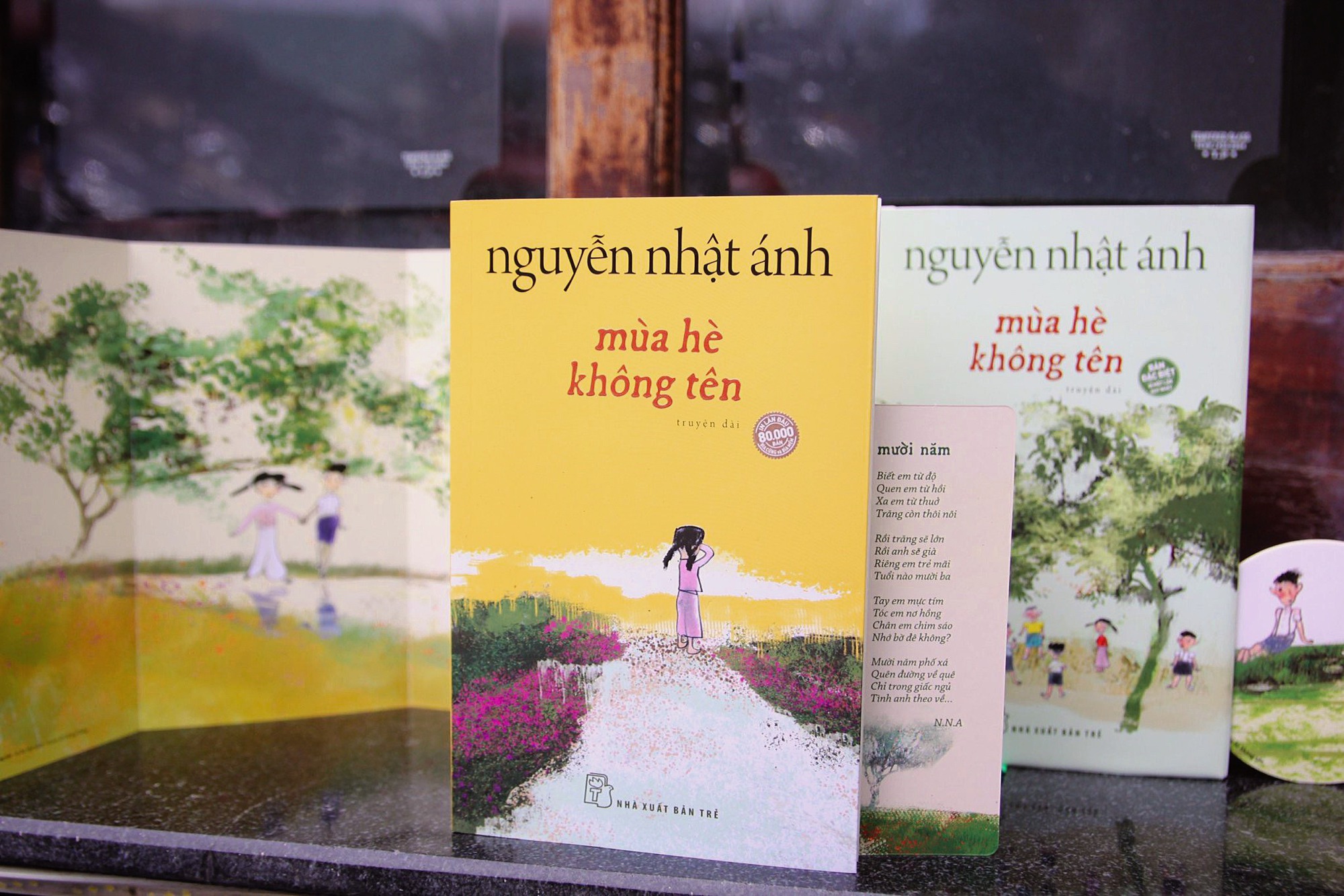 Sách Mùa Hè Không Tên - Tặng Kèm Bookmark 2 Mặt + Poster Tranh + Chữ Ký Tác Giả Ngẫu Nhiên