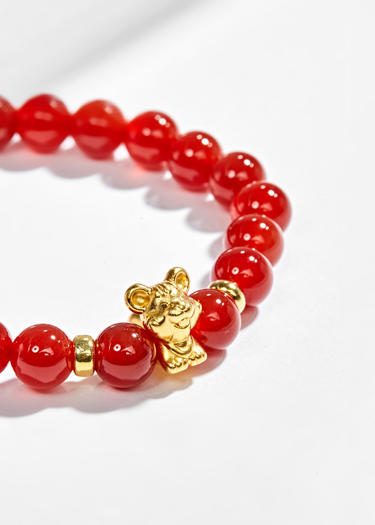 Vòng tay đá mã não đỏ charm 12 con giáp bạc mạ vàng 24k Mệnh Hỏa, Thổ - Ngọc Qúy Gemstones