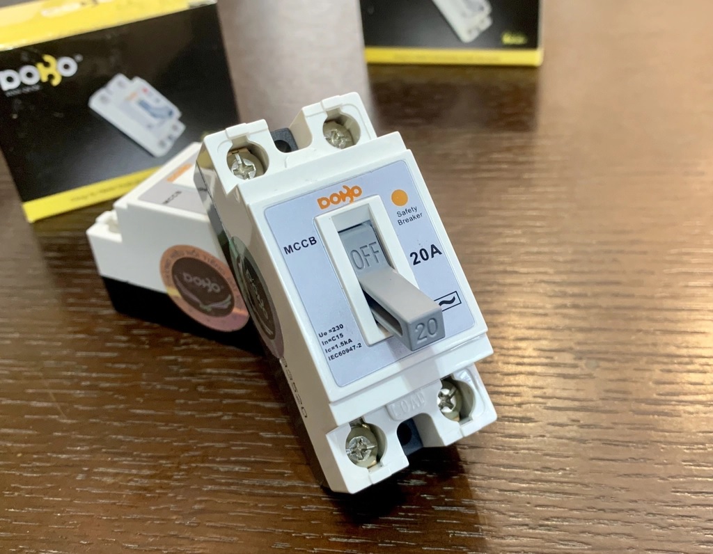 Aptomat tự động an toàn CB (Aptomat khối đen, CB Cóc) DoBo Korea